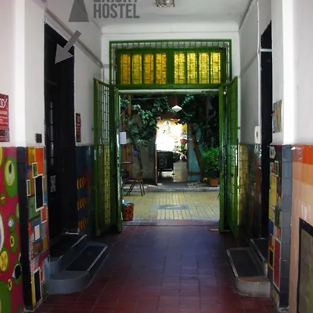Hostal 2night *