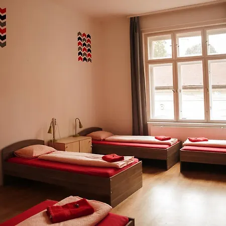 Hostal 2night *