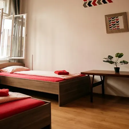 Hostal 2night *