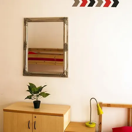 Hostal 2night