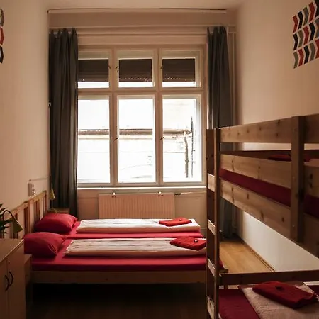 2night Hostal